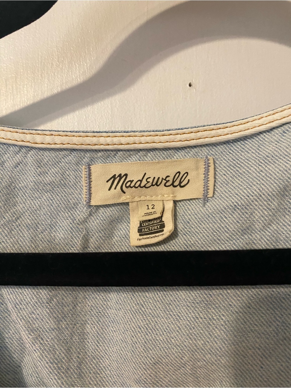 Madewell Denim Button Front Sleeveless Top in Fitzgerald Wash 12 - Picture 5 of 5